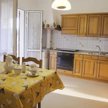 Guest house Luciana Diano Castello